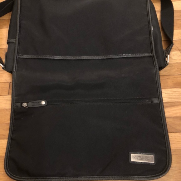 Kenneth Cole Reaction Men’s Leather 15.6” Black Laptop Flapover Messenger Bag - Picture 6 of 8